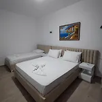 Marios * Himara